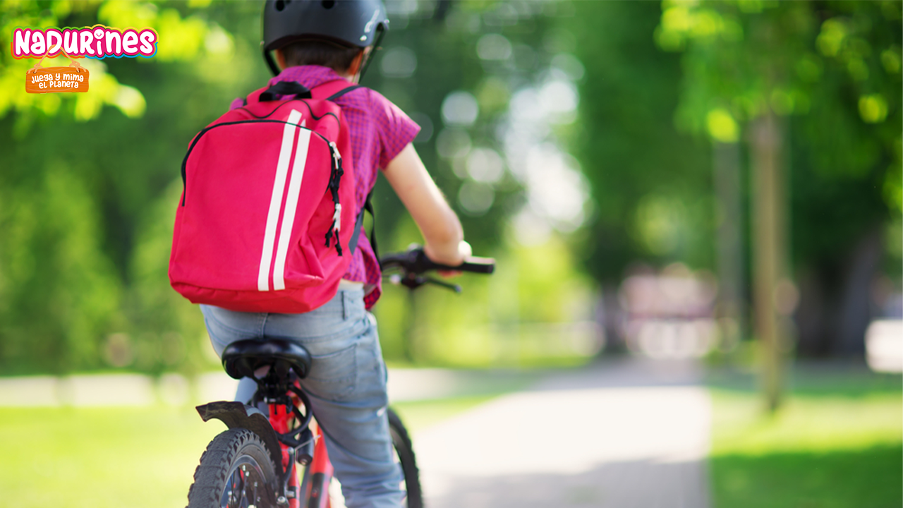 Los Nadurines aprenden a ir en bicicleta